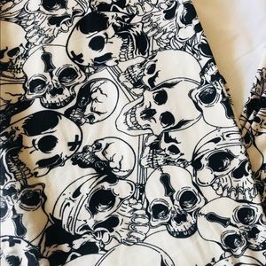 Black and White Skull Leggings